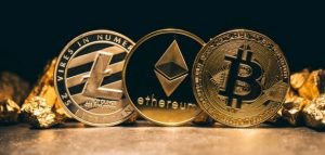 مقارنة بين البيتكوين والذهب