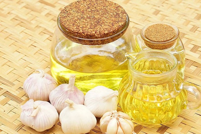 الثوم للشعر الخفيف