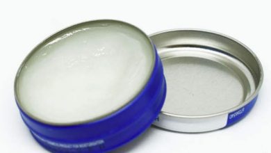 فوائد الفازلين لبشرة الوجه واستخداماته في الصحة والجمال