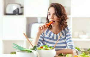 8 من أفضل المكملات الغذائية المضادة للشيخوخة التي يجب أن تعرفها