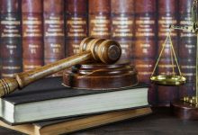 مراجعة 11 قانون غريب من جميع أنحاء العالم