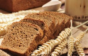 ماذا تأكل لمنع تساقط الشعر؟