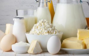 ماذا تأكل لمنع تساقط الشعر؟