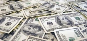 هل تعلم لماذا الدولار الأمريكي هو العملة العالمية؟