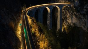 مشاهد من سويسرا. 20 معلم سياحي من جنة أوروبا